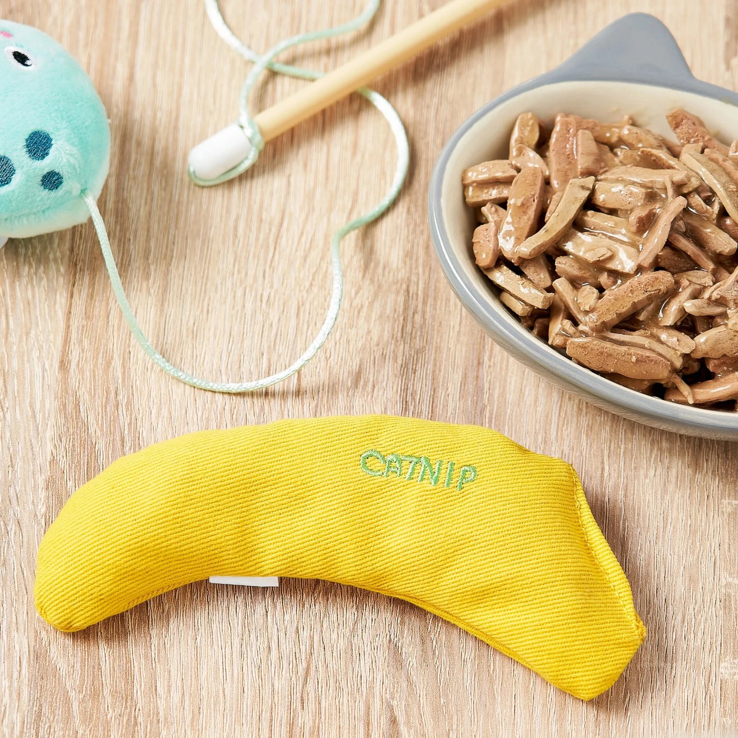 (3 pack) Vibrant Life Catnip Filled Banana Shaped Cat Toy for Cats and Kittens